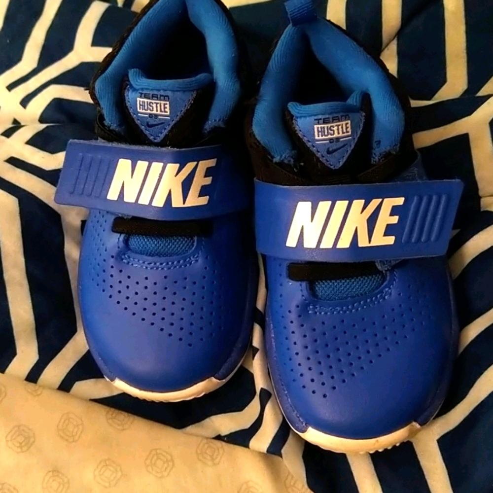 Nike hustle high tops